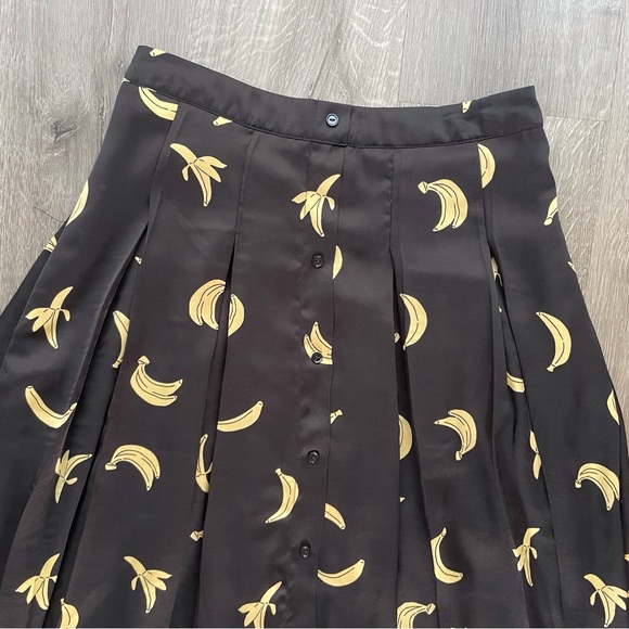 English Factory Banana Pleated Skirt - Picture 3 of 13